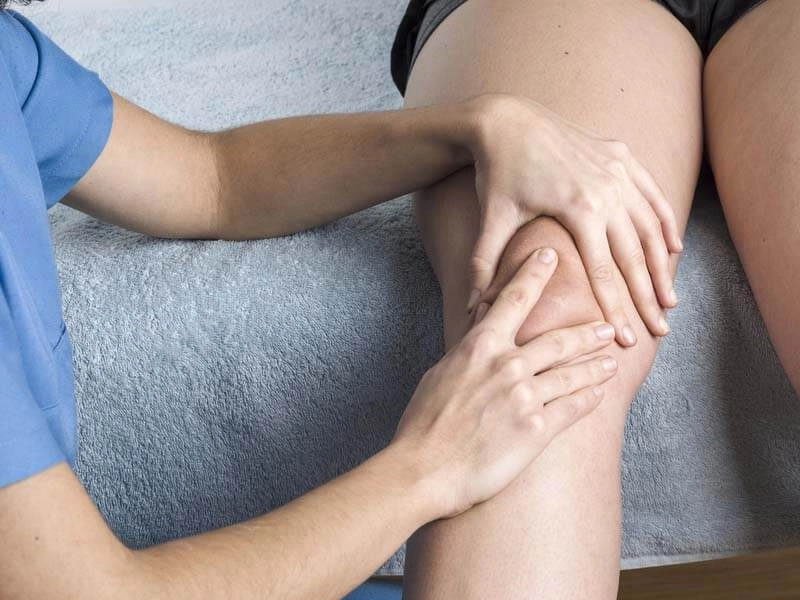 علت تکان خوردن کشکک زانو